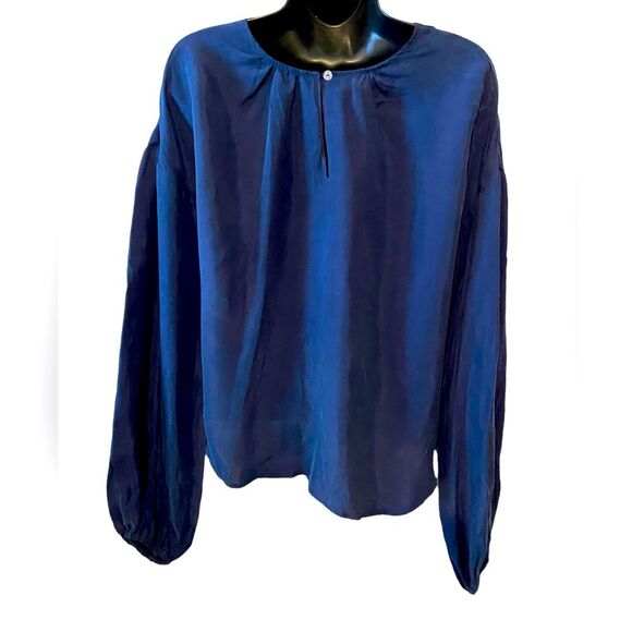 Calme by Johnny Was Navy blue silk long sleeve blouse NWT size Med. Luxury - Picture 4 of 9